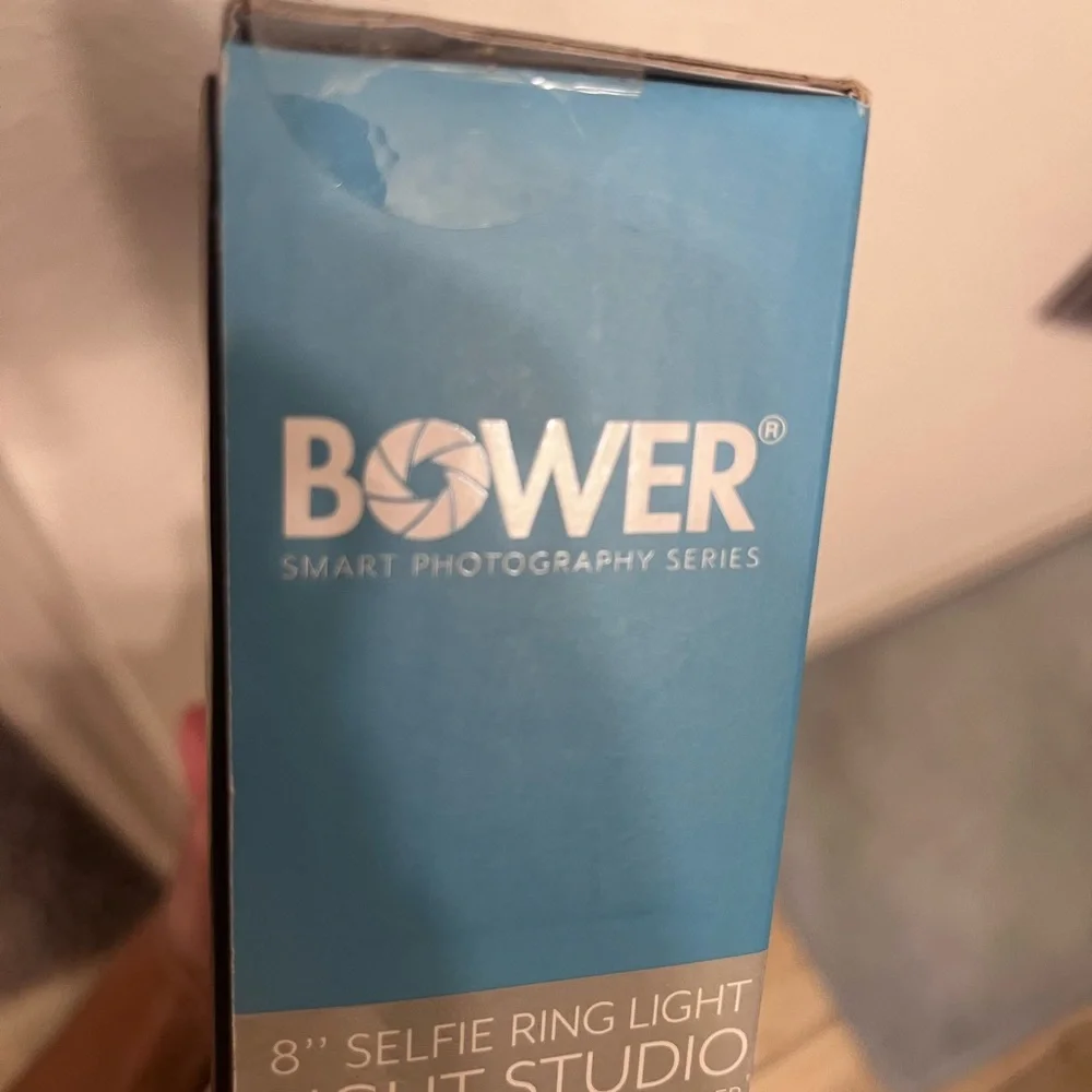 Ring light studio . Unopened box